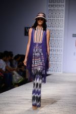 Model walk the ramp for Hemant and Nandita Show on wills day 1 on 8th Oct 2014